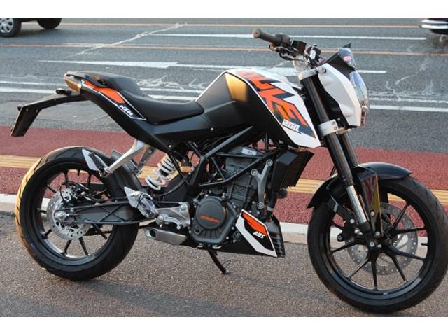 ktm 200 green colour