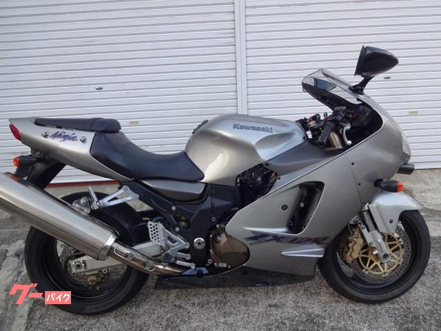 KAWASAKI NINJA ZX-12R | 2000 | SILVER | 39,198 km | details 