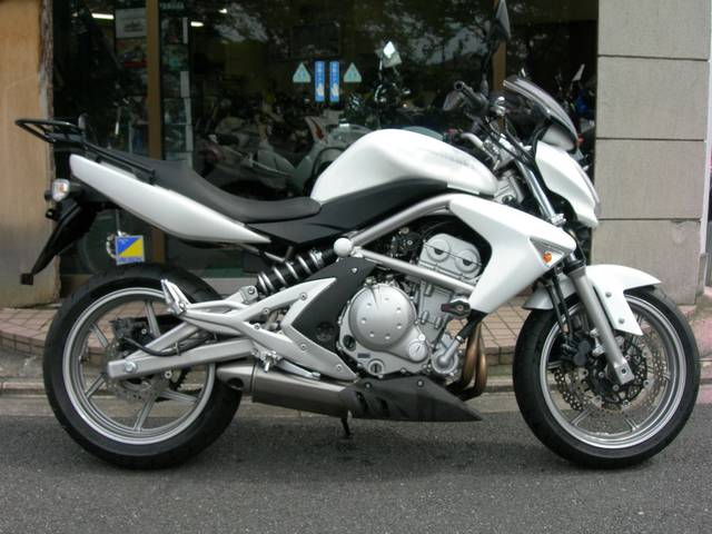 lov Tilfældig Premonition KAWASAKI ER-6N | 2008 | WHITE M | 4,976 km | details | Japanese used  Motorcycles - GooBike English