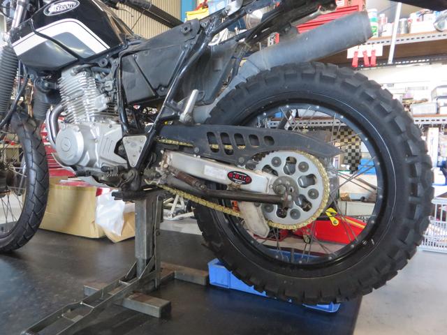 タイヤ交換・チェーンスプロケ交換（バイクコミュニケーション グリッドの作業実績 2018/10/09）｜バイクの整備・メンテナンス・修理なら