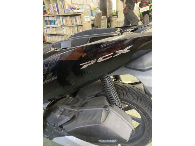 車両ホンダPCX125。バッテリーの電圧が10Vでした。スターターをつなげてもかからない?フューエルポンプが動いていない