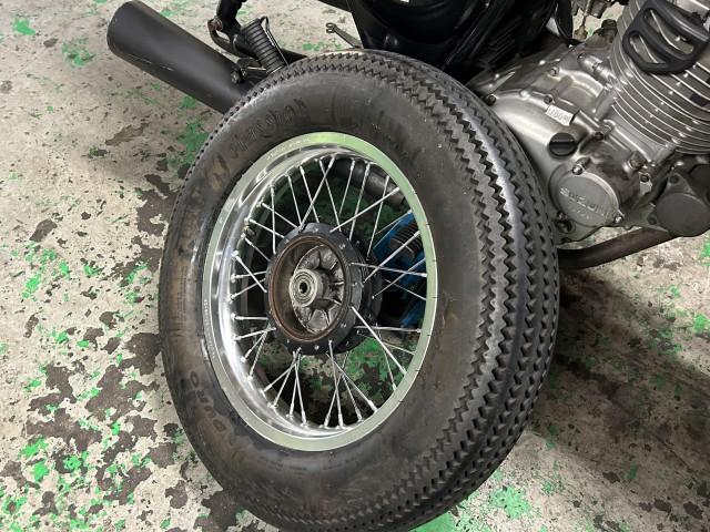タイヤをはめる