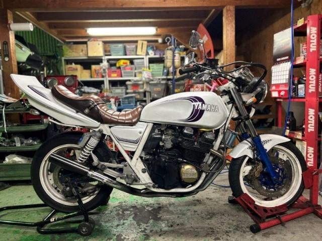 XJR400
