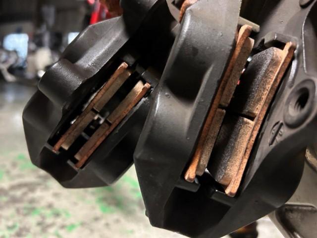 ドゥカティムルティストラーダのブレーキパッド交換