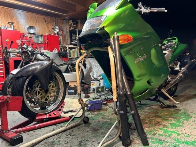 ZZR1100