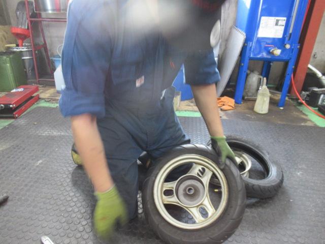 先ずは手組から練習させます!