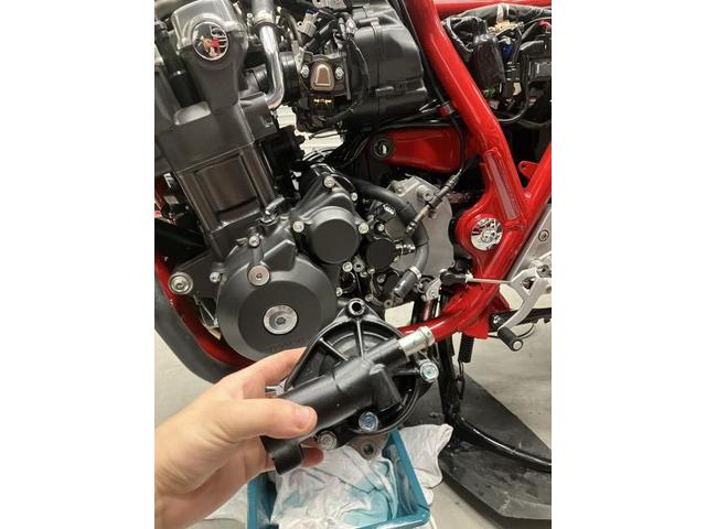新品のウォーターポンプ