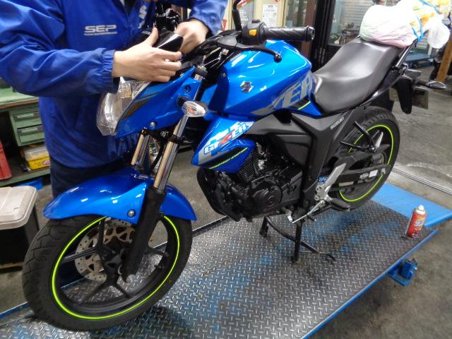 スズキ ジクサー ヘッドライトバルブ交換 有 戸田屋モータースの作業実績 01 30 バイクの整備 メンテナンス 修理なら グーバイク