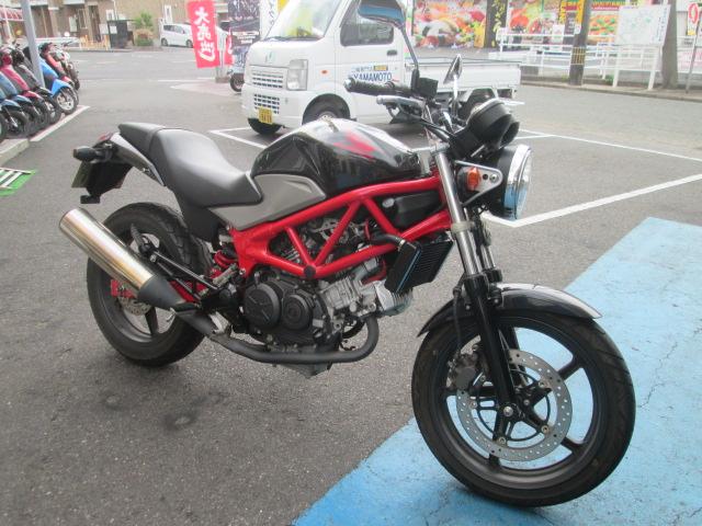 ホンダ VTR250 MC33 リアタイヤ交換 宇部市 IRC RX-02 ｜バイクの整備