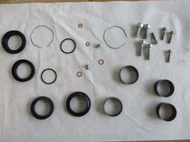 交換するホンダ純正部品。