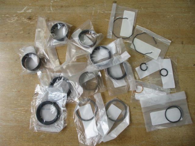? あのメーカーのKYBサスペンション補修部品です。