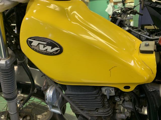 ヤマハ ＴＷ200 バッテリー交換（モトフットの作業実績 2020/06/19）｜バイクの整備・メンテナンス・修理なら【グーバイク】