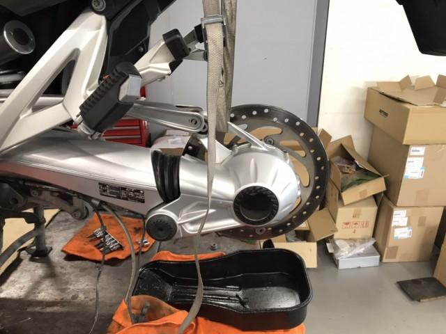 今回はK1200GTのオイル交換になります。