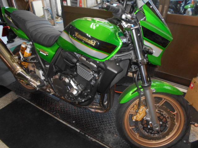 ZRX1200DAEG ステップラバー交換 スクリーンカスタム 新潟市｜バイクの整備・メンテナンス・修理なら【グーバイク】