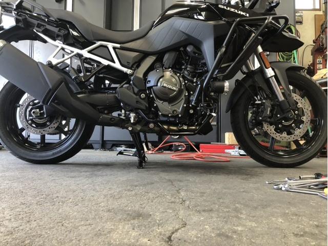 ローダウンしてもセンタースタンド使えます!!
写真はローダウン前です。センタースタンドのみショートです。