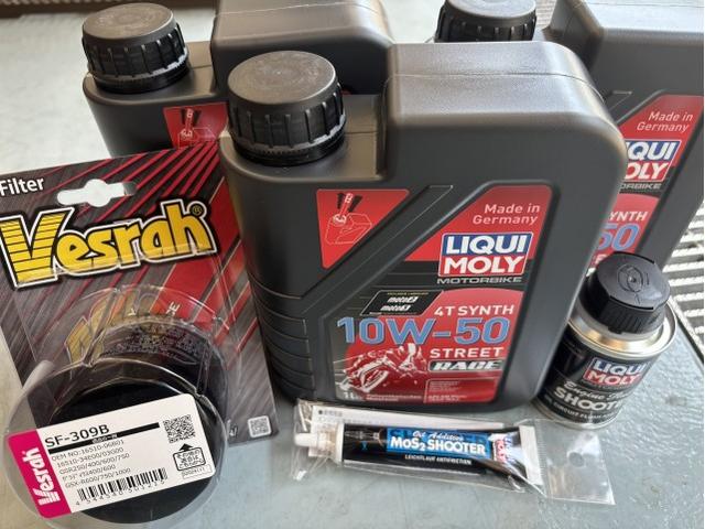 ・LIQUI MOLY Motorbike 4T Synth 10W-50 Street Race (エンジンオイル)
・LIQUI MOLY Motorbike OIL Additive MoS2 SHOOTER(オイル添加剤)
・LIQUI MOLY Motorbike Engine Flush SHOOTER(フラッシング剤)
・Vesrah オイルフィルター