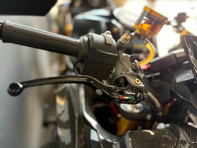 こちらは以前、取り付けをさせていただいたブレーキ側