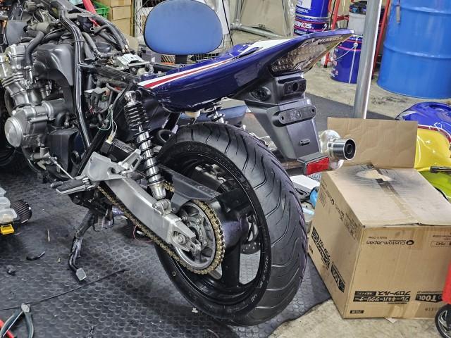 NC42型教習車を市販モデルのとんがりテールに変更中です!