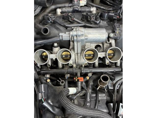 ZX25Rで暖気後エンスト、その後再始動できない不具合です。スロットルボディを清掃してみましたが改善されませんでした。
