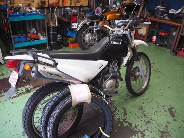 珍しいモデルですのでタイヤの選定の幅も少ないです。