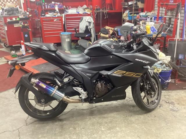 ジクサー250