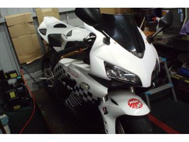 持ち込み作業 ホンダ CBR1000RR SC57 スリッパークラッチ PGM-Fi リミッターカット チェーン スプロケット交換 ダクト交換  ファンネル交換 ハイスロットル交換 整備 修理 点検 メンテナンス カスタム｜バイクの整備・メンテナンス・修理なら【グーバイク】