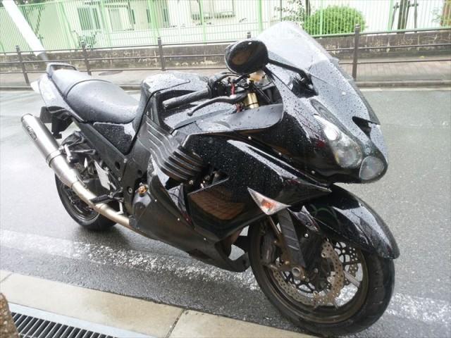 カワサキZZR1400 転倒修理の巻‥あっさりしていますね。知り合いに貸し