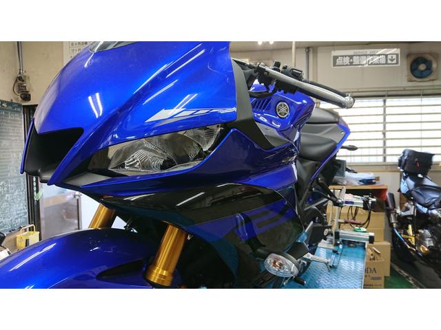 YZF-R3 カウリングプロテクター装着（モトファクトリー ＨＯＰＰＥＲの