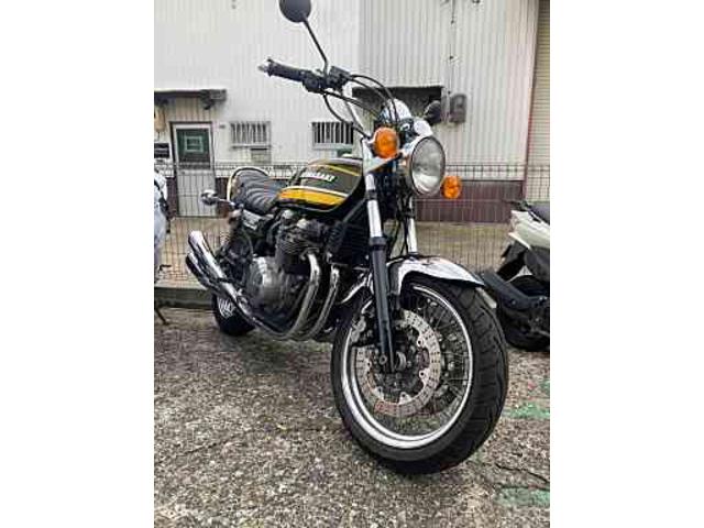 カワサキ ゼファー750RSが入庫いたしました!!
四本出しマフラーがカッコいいです!!