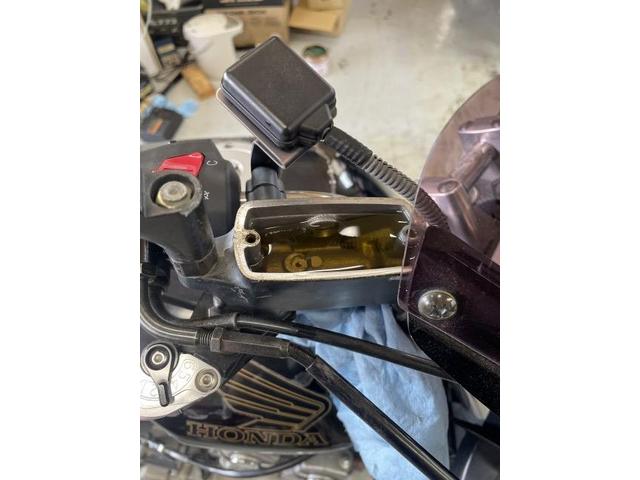 ホンダ CB400SF NC42 キャリパー分解洗浄グリスアップ ブレーキパッド 神戸市西区
