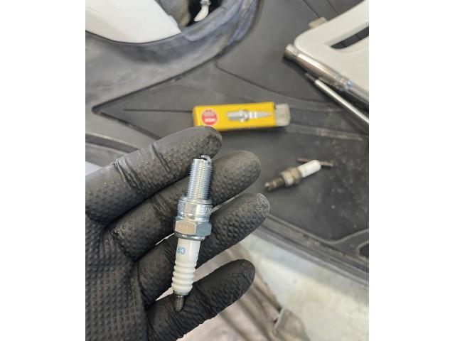 アクシス 点火プラグ交換