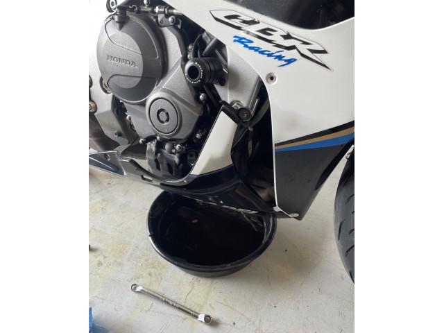 ホンダ CBR600RR PC40 オイル交換