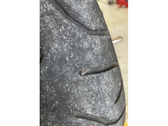 カワサキ ゼファー750 タイヤパンク修理