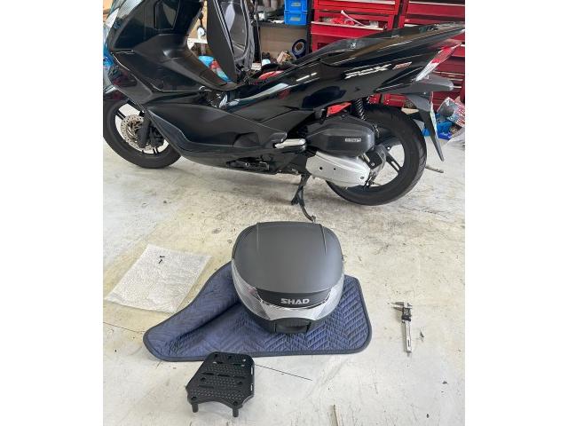 ＰＣＸ１５０ リアキャリア取り付け シャッド 持ち込み部品取り付け 神戸市西区バイク 点検メンテナンス ホンダ ＫＦ１８ 明石市バイク バイクしらさぎ（ＴＥＣＨＮＩＣＡＬ  ＳＨＯＰ しらさぎ 合同会社 しらさぎの作業実績 2024/04/22）｜バイクの整備・メンテナンス ...