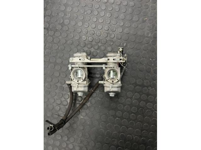 今回はキャブレターのOHにて入庫いたしました!