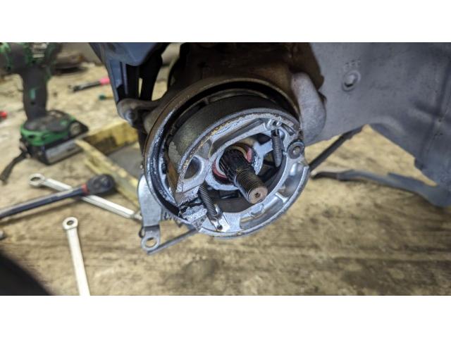 AF61トゥデイ リアブレーキ分解清掃後
