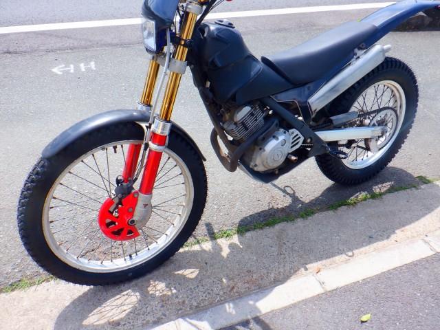 まずは前後タイヤだけ完成です。