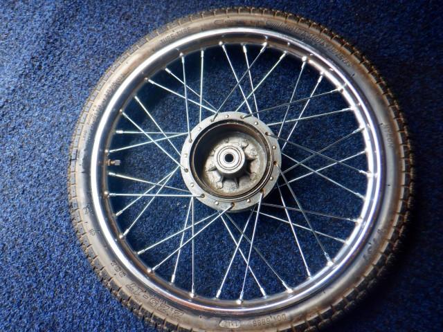 タイヤも新品交換したら見違えるようになりました。