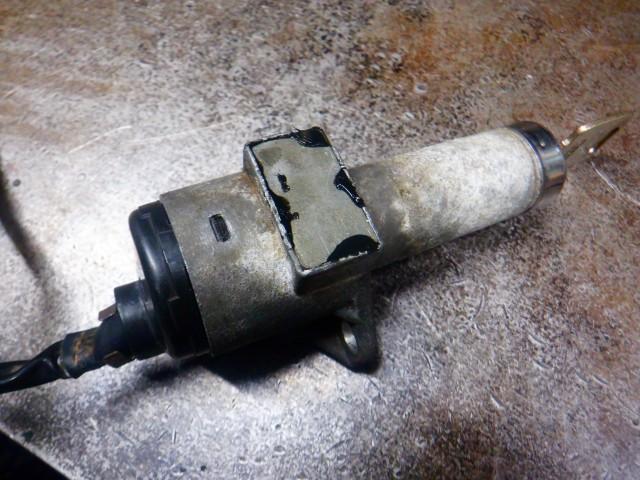 完成です。ハンドルロックも作動してメインスイッチも正常作動するようになりました。