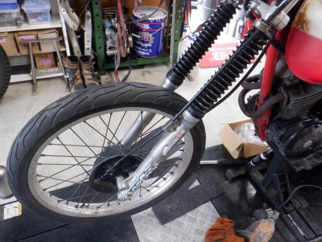 Fフォーク周り完成です。Fフェンダーは納車時に装着します。