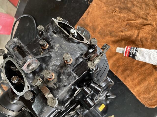 ホンダボンド(液体PK)の作業時間は6分以内なってます。