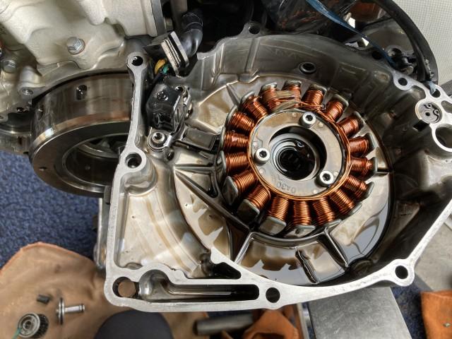 これだけオイル劣化がある場合、大事なのはステータCOMPの中央部BGの掃除です。