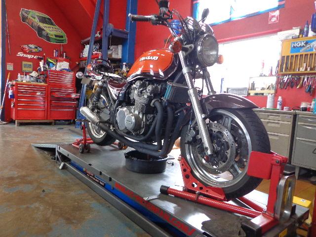 ゼファー750 GTピーターパン オイル交換 ワコーズ プロステージS 10w-40 スナップオン バイクリフト オイルクーラー モリワキ