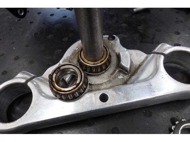 消耗したステムベアリング