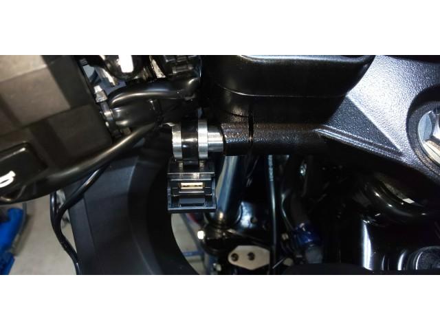 GSX250R USB
取り付け