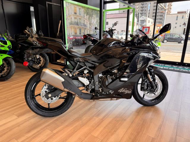 カワサキ Ninja ZX－25R SE 2027年モデル クイック