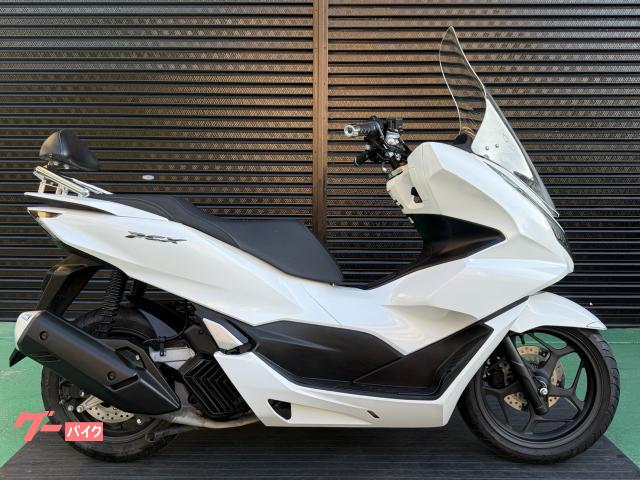 ホンダ ＰＣＸ１２５　ＪＫ０５　２０２３年モデル　社外スクリーン　バックレスト　パールジャスミンホワイト