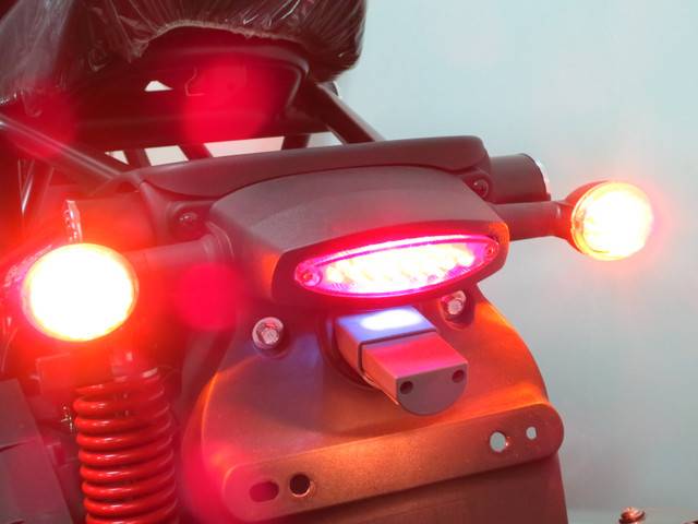 ●視認性に優れ省電力なLED式のテールランプ〜ハザード機能付きウインカー● ●視認性に優れ省電力なLED式のテールランプ〜ハザード機能付きウインカー●