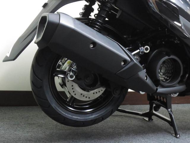 ●リヤディスクブレーキ●200mm径のディスクとキャリパーを新たに採用しました● ●リヤディスクブレーキ●200mm径のディスクとキャリパーを新たに採用しました●