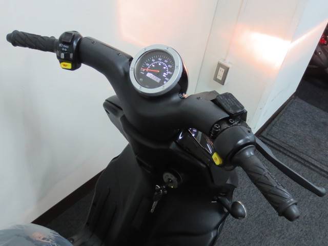 ● シンプルなハンドル周りとなっております● ● シンプルなハンドル周りとなっております●